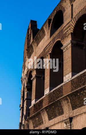 Rom, Italien. Nachmittag Licht auf das Kolosseum Stockfoto