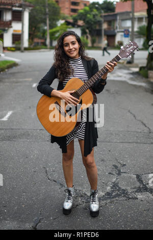 La Lovo, Sänger und Songwriter aus Medellin, Kolumbien Stockfoto