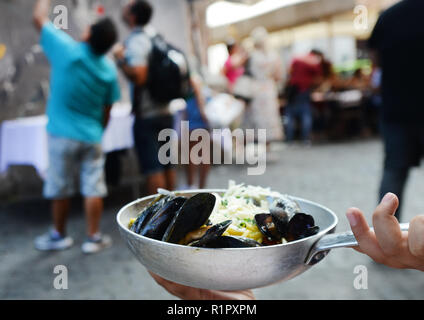 Tonnarello Restaurant auf der Via della Paglia in Rom Trastevere. Stockfoto