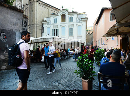 Tonnarello Restaurant auf der Via della Paglia in Rom Trastevere. Stockfoto