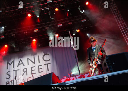 Manic Street Prediger (Bassist Nicky Wire) - Live vom Times Square in Newcastle upon Tyne - August 2017 Stockfoto