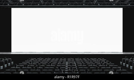 Kinosaal mit Auditorium ansehen Film auf leeren Bildschirm mockup. Leere Monitor im Film Theater mit Zuschauern mock up. Premiere 3d Showtime im Theater Präsentation Vorlage. Stockfoto