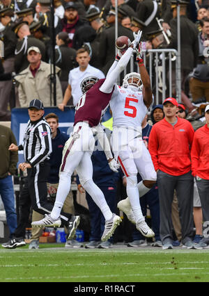 College Station, TX, USA. 10 Nov, 2018. Ole Fräulein Empfänger, DaMarkus Lodge (5), während der NCAA Football Spiel zwischen der Texas A&M Aggies und die Ole Miss Rebels, in College Station, TX. (Absolut komplette Fotograf & Company Credit: Joseph Calomeni/MarinMedia.org/Cal Sport Media) Credit: Csm/Alamy leben Nachrichten Stockfoto