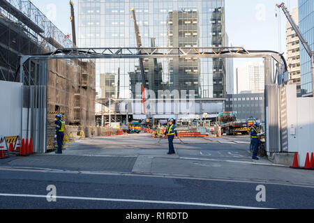 Die neue Okura Tokyo im Bau ist am 14. November 2018, Tokio, Japan gesehen. Aufbau fährt auf der Website des historischen Hotels, der eingestellt wird, wie der Okura Tokyo im September 2019 wieder zu öffnen. Das neue Hotel wird das Okura Prestige Turm und Okura Erbe Flügel und das Okura Museum der Kunst in den Vordergrund gehören. Das ursprüngliche Hotel Okura eröffnet im Jahr 1962. Credit: Rodrigo Reyes Marin/LBA/Alamy leben Nachrichten Stockfoto