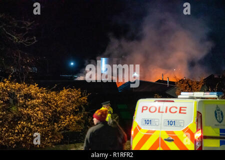 Isla bank Mühlen, Moray, Schottland, 14. November 2018, das ist die Szene der Brand bei der gewerblichen Einheit von Aberdeen Wäscheservice innerhalb von Isla Bank Mühlen Industrail Park, Keith, Moray, Schottland belegt. Credit: JASPERIMAGE/Alamy leben Nachrichten Stockfoto