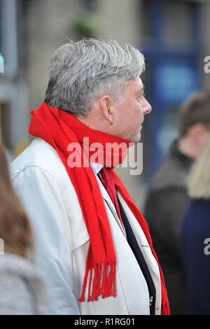 Edinburgh, Großbritannien. 14 Nov, 2018. Vor einem Holyrood Abstimmung fordern die ScotRail pause Klausel ausgeübt werden soll, schottische Labour-Vorsitzende Richard Leonard und Verkehr Sprecher Colin Smyth Kampagne zur Waverley Station. Credit: Colin Fisher/Alamy leben Nachrichten Stockfoto