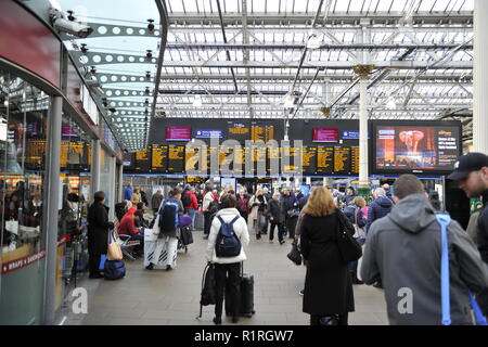 Edinburgh, Großbritannien. 14 Nov, 2018. Ziel - wer weiß? Eine Kundgebung an der Waverley Station vor einem Holyrood Abstimmung fordern die ScotRail pause Klausel ausgeübt werden soll, schottische Labour-Vorsitzende Richard Leonard und Verkehr Sprecher Colin Smyth waren anwesend. Credit: Colin Fisher/Alamy leben Nachrichten Stockfoto