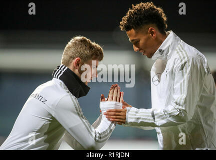 14. November 2018, Sachsen, Leipzig: Fussball: Deutschland, final Training der Nationalmannschaft vor dem Länderspiel gegen Russland (15.11.) in der Red Bull Akademie Leipzig. Die Spieler Timo Werner (l) und Thilo Kehrer während des Abends Training. Foto: Jan Woitas/dpa-Zentralbild/dpa Stockfoto