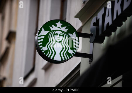 Krakau, Polen. 14 Nov, 2018. Das Starbucks Logo in Krakau gesehen. Credit: Omar Marques/SOPA Images/ZUMA Draht/Alamy leben Nachrichten Stockfoto