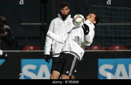 Leipzig, Deutschland. 14 Nov, 2018. firo: 14.11.2018 Männer NATIONALMANNSCHAFT Landerspiel Freundschaftsspiel Deutschland - Russland Russland Training PK Pressekonferenz Mats Hummels | Verwendung der weltweiten Kredit: dpa/Alamy leben Nachrichten Stockfoto