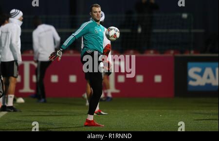 Leipzig, Deutschland. 14 Nov, 2018. firo: 14.11.2018 Männer NATIONALMANNSCHAFT Landerspiel Freundschaftsspiel Deutschland - Russland Russland Training PK Pressekonferenz MAnuel Neuer | Verwendung der weltweiten Kredit: dpa/Alamy leben Nachrichten Stockfoto