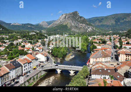 Überblick über Tiver und Stadt, Tarascon-sur-Ariège, Ariège, Royal, Frankreich Stockfoto