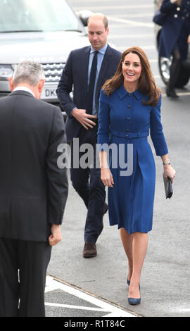 Der Herzog und die Herzogin von Cambridge am McLaren Composites Technology Center in Rotherham. Stockfoto