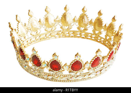 Goldene Krone mit roten und weißen Diamanten. Gold Tiara für Prinzessin. Teuren Schmuck. Dekoration für König oder Königin, magic Krone isoliert auf weißem Stockfoto