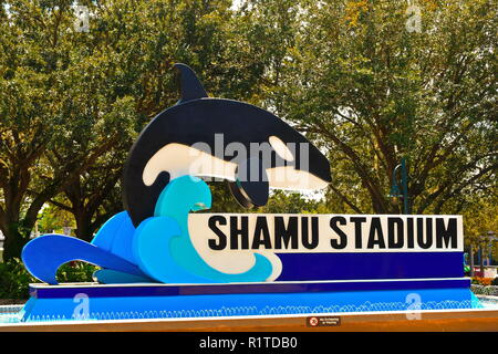 Orlando, Florida. September 09, 2018 Shamu Stadion Zeichen in Seaworld Theme Park. Stockfoto