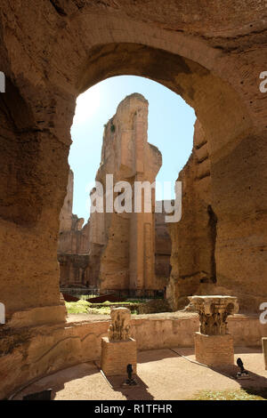 Ruinen der Bäder von Caracalla (Terme di Caracalla) in Rom, ein sehr wichtiger Badewanne des Römischen Reiches. Stockfoto