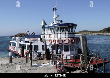 Guernsey Herm Fähre Andocken an Herm Insel, Channel Islands, Großbritannien Stockfoto