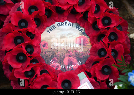 Mohn Kranz für den Großen Krieg 1914-1918 an der Helensburgh Kriegerdenkmal, Argyll, Schottland Stockfoto