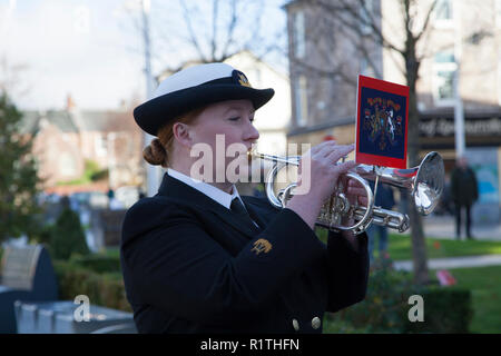 Royal Navy Hornist spielen Letzter Beitrag bei Trauerfeier in Helensburgh, Argyll, Schottland Stockfoto