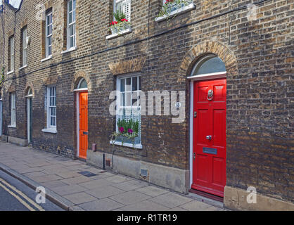 London Waterloo. Denkmalgeschütztes Georgian Reihenhäuser in historischen Roupell Straße, aus dem Jahr 1830. Stockfoto