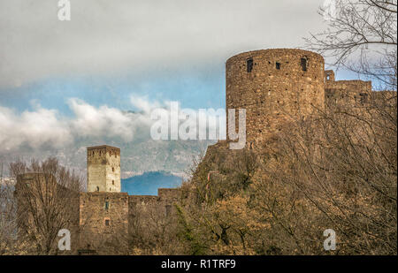 Firmian - Schloss Sigmundskron ist eine der ältesten Burgen in Südtirol in der Nähe der Stadt Bozen, Südtirol, Norditalien Stockfoto