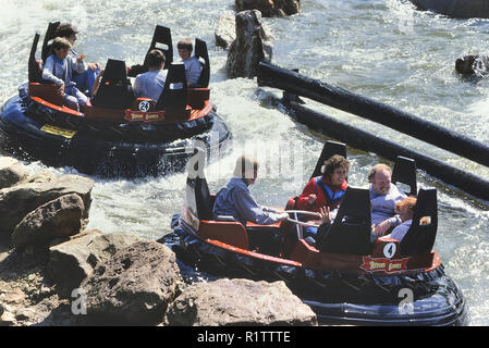 Der Grand Canyon Rapids, Alton Towers Resort, Staffordshire, England, UK. Ca. 80er Stockfoto