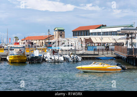 Blick auf den Hafen, Paphos (Pafos), Pafos Bezirk, Republik Zypern Stockfoto