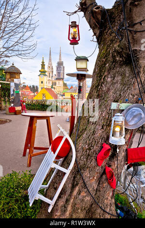 Kathedrale von Zagreb und Stadtbild Advent, berühmte Sehenswürdigkeiten der kroatischen Hauptstadt Stockfoto