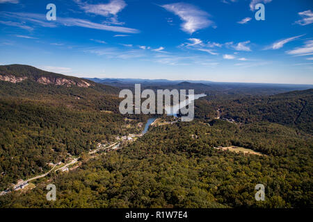 Blick auf den See Locken von Chimney Rock State Park in den Ausläufern des Hickory Mutter Gorge North Carolina Stockfoto