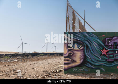 Kunstvoll bemalte Wände in der Ortschaft E Burerro, einem Dorf in der Nähe von Ingenio auf Gran Canaria, Spanien Stockfoto