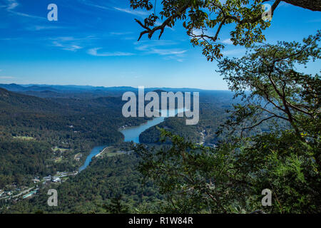 Blick auf den See Locken von Chimney Rock State Park in den Ausläufern des Hickory Mutter Gorge North Carolina Stockfoto