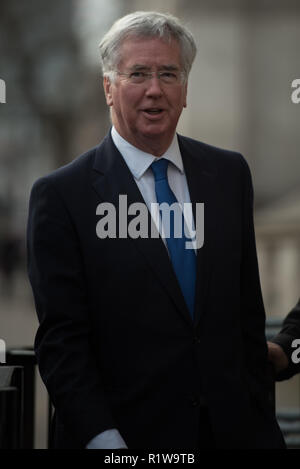 Whitehall, London, UK. 20. Februar, 2016. Minister der Regierung kommen in Downing der ersten Kabinettssitzung zu besuchen. Bild: Michael Fallon. Stockfoto