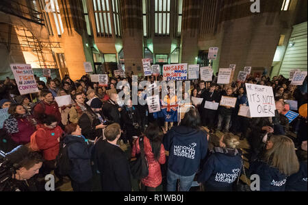 Abteilung Gesundheit, Whitehall, London, UK. 11. Februar, 2016. Notfall Protest findet in Whitehall in Reaktion auf die Gesundheit Sekrete Stockfoto