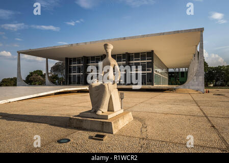 Supremo Tribunal Federal, der Oberste Bundesgerichtshof, der Architekt Oscar Niemeyer, Brasilia, Distrito Federal, Brasilien Stockfoto