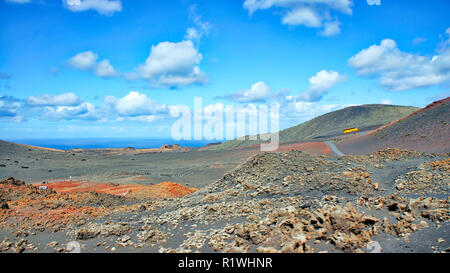 Malerische Nationalpark Timanfaya Ansichten und farbenprächtige Vulkanlandschaften Stockfoto