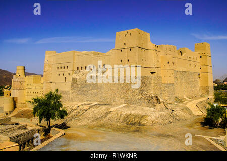 Bahla Fort im Ad Dakhiliya in der Nähe von Nizwa, Oman. Stockfoto