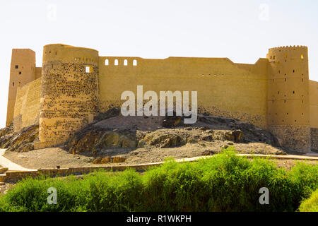 Bahla Fort im Ad Dakhiliya in der Nähe von Nizwa, Oman. Stockfoto