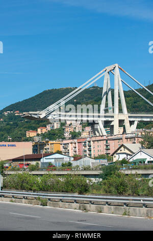 Genua, Italien, was bleibt der eingestürzten Morandi Brücke, die Autobahn A10 nach strukturelle Schäden verursachen 43 Opfer am 14. August 2018 Stockfoto