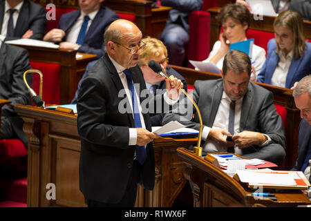 Minister für Europa und die Auswärtige Angelegenheiten Jean Yves Le Drian gesehen die Teilnahme an einer Sitzung der Fragen zur Regierung in der Nationalversammlung. Stockfoto