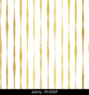 Goldfolie Hand gezeichnet vertikale Linien nahtlose Vektor Muster. Golden wellig unregelmäßige Streifen auf weißem Hintergrund. Elegantes Design für digitale Papier, Banner, Hochzeit, Party, Geburtstag, Laden, Geschenkpapier Stock Vektor