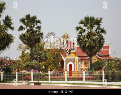 König Sethathirath Statue und Saysettha Park in Vientiane. Laos Stockfoto