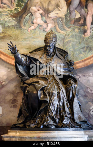 Rom. Italien. Statue von Papst Innozenz X von Alessandro Algardi (1645 - 1649), Halle der Horatii und Curiatii, Kapitolinischen Museen. Musei Capitolini. Pop Stockfoto