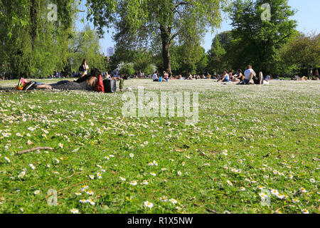 Regents Park im Frühling in London, Großbritannien Stockfoto