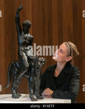 Redaktion VERWENDEN SIE NUR EINE der Rothschild bronzen Skulpturen von Michelangelo ist während einer Pressekonferenz an der Royal Academy in London für die erste Veröffentlichung sah MichelangeloÕs arbeiten als Bildhauer in Bronze zu beweisen. Stockfoto