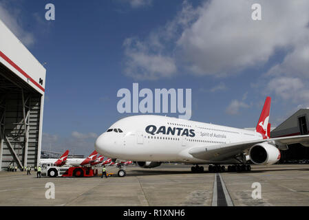 Qantas begrüßt seine erste A380 Jet nach Australien. Das Flugzeug, benannt nach der 92-jährigen australischen Pionier der Luftfahrt Nancy-Bird Walton, flog von Airbus in Toulouse, Frankreich, über Singapur, Sydney (Kingsford Smith) Airport. Sydney, Australien. 21.09.08. Stockfoto