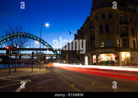 Newcastle/England - 15 Feb 2013: Kai bei Nacht Stockfoto