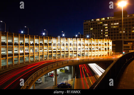 Newcastle/England - 15 Feb 2013: Newcastle Central Autobahn bei Nacht Stockfoto