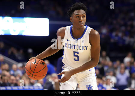 Lexington, Kentucky, USA. 14 Nov, 2018. Die Kentucky Immanuel Schnell dribbelt während ein NCAA Basketball Spiel zwischen den Kentucky Wildkatzen und der North Dakota Kampf gegen die Falken an der Rupp Arena in Lexington, Kentucky. Kevin Schultz/CSM/Alamy leben Nachrichten Stockfoto