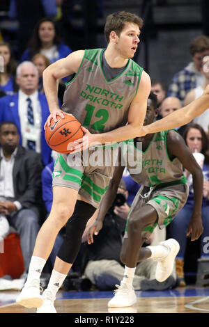 Lexington, Kentucky, USA. 14 Nov, 2018. North Dakota ist Filip Rebraca während ein NCAA Basketball Spiel zwischen den Kentucky Wildkatzen und der North Dakota Kampf gegen die Falken an der Rupp Arena in Lexington, Kentucky. Kevin Schultz/CSM/Alamy leben Nachrichten Stockfoto