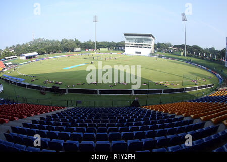 Kandy, Sri Lanka. 15. November 2018, pallekele International Cricket Stadion, Kandy, Sri Lanka; Internationale Test Cricket, zweiter Test, Tag 1, Sri Lanka gegen England; Allgemeine Ansicht des Cricket Ground, bevor das Spiel an Tag 2 Credit: Aktion Plus Sport Bilder/Alamy leben Nachrichten Stockfoto